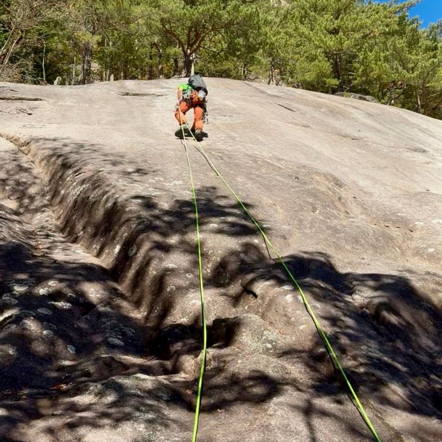 QX climbing Gamma Slabs in Ogawayama