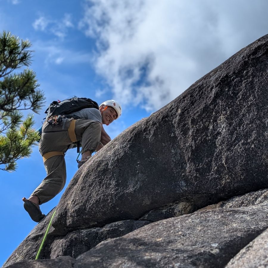 Byrdie climbing in Ogawayama Japann