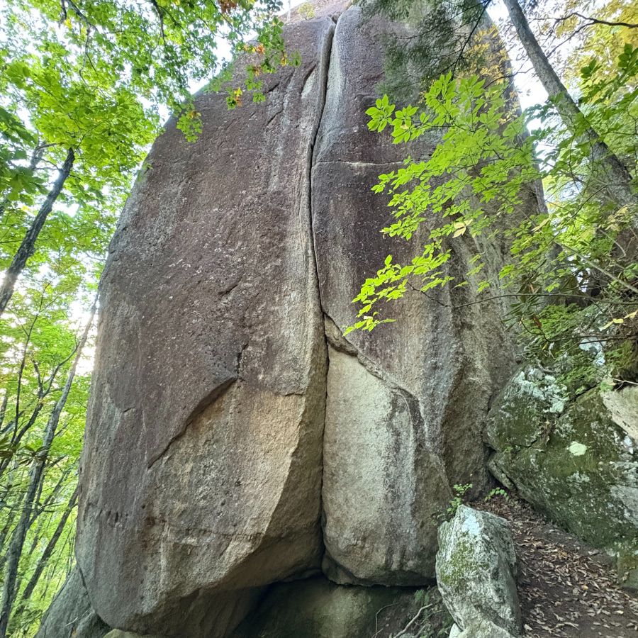 Ogawayama crack climbing routes