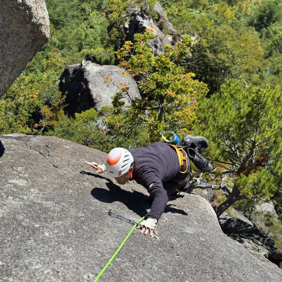 Slab climbing on Selection Ogawayama